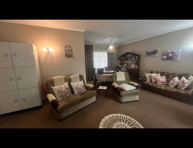 3 BEDROOM HOUSE FOR SALE IN KOSMOSPARK